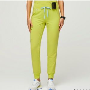 Nwt Citrine small petite figs scrubs Zamora joggers